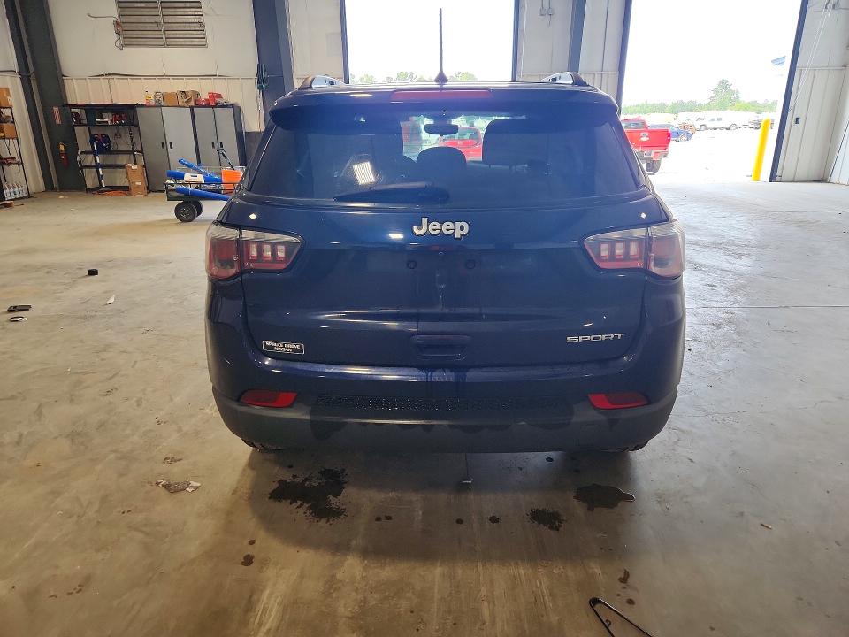 58913026 :رقم المزاد ، 3C4NJCAB9JT136930 vin ، 2018 Jeep Compass مزاد بيع