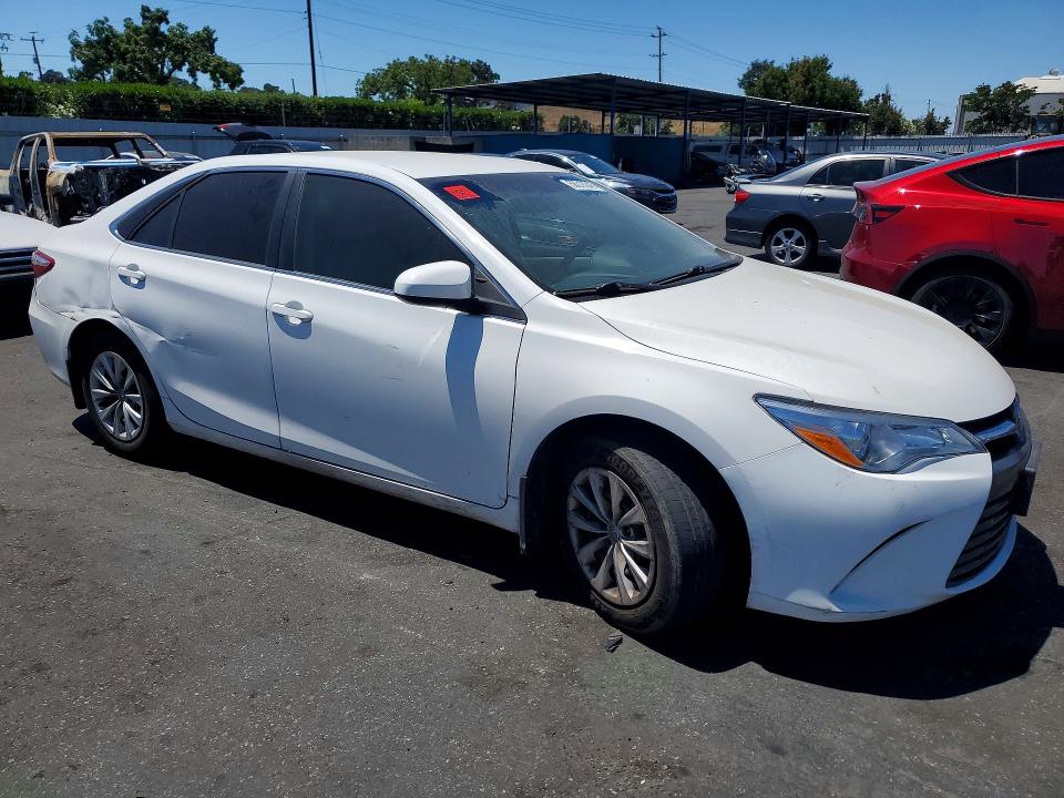 2017 Toyota Camry მანქანა იყიდება აუქციონზე, vin: 4T1BF1FK7HU689573, აუქციონის ნომერი: 58318246