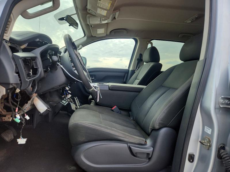 55675296 :رقم المزاد ، 1N6AA1EK2HN518012 vin ، 2017 Nissan Titan مزاد بيع