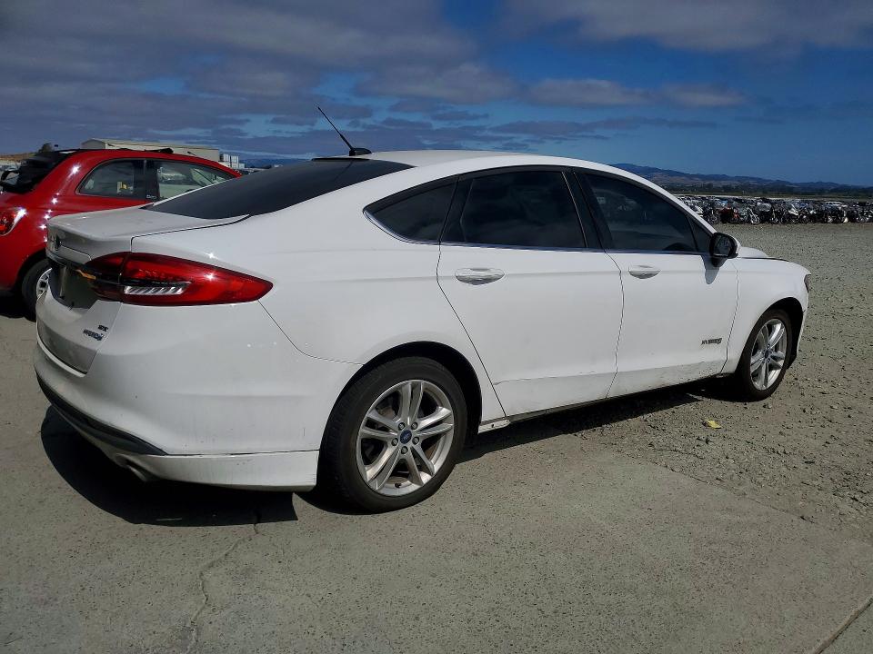 58080936 :رقم المزاد ، 3FA6P0LU8JR133343 vin ، 2018 Ford Fusion مزاد بيع