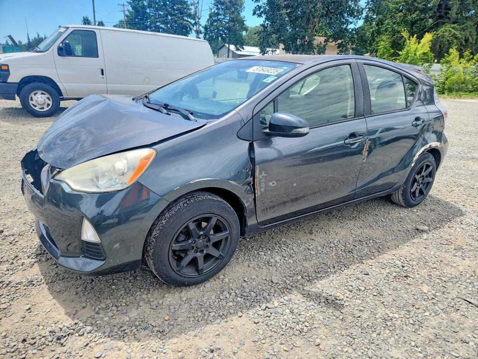 57649226 :رقم المزاد ، JTDKDTB38D1054524 vin ، 2013 Toyota Prius C مزاد بيع