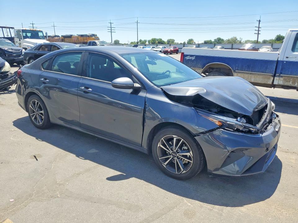 2022 Kia Forte მანქანა იყიდება აუქციონზე, vin: 3KPF24ADXNE471911, აუქციონის ნომერი: 57083306
