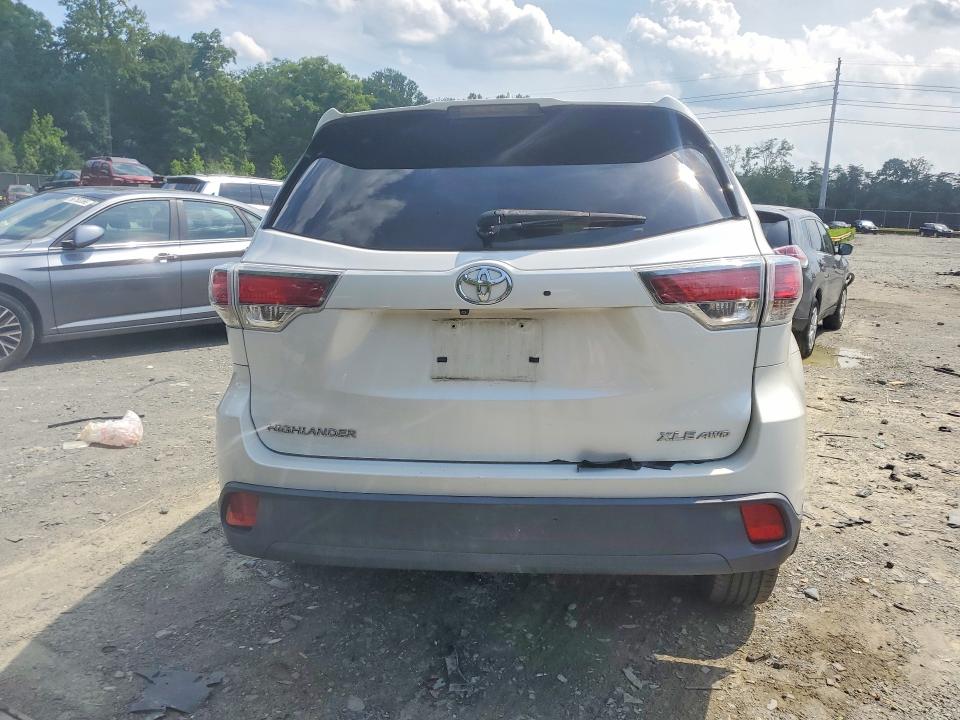 56978826 :رقم المزاد ، 5TDJKRFH9FS161873 vin ، 2015 Toyota Highlander مزاد بيع