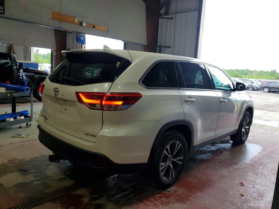 Продажа на аукционе авто 2019 Toyota Highlander, vin: 5TDBZRFH2KS996496, номер лота: 57937916