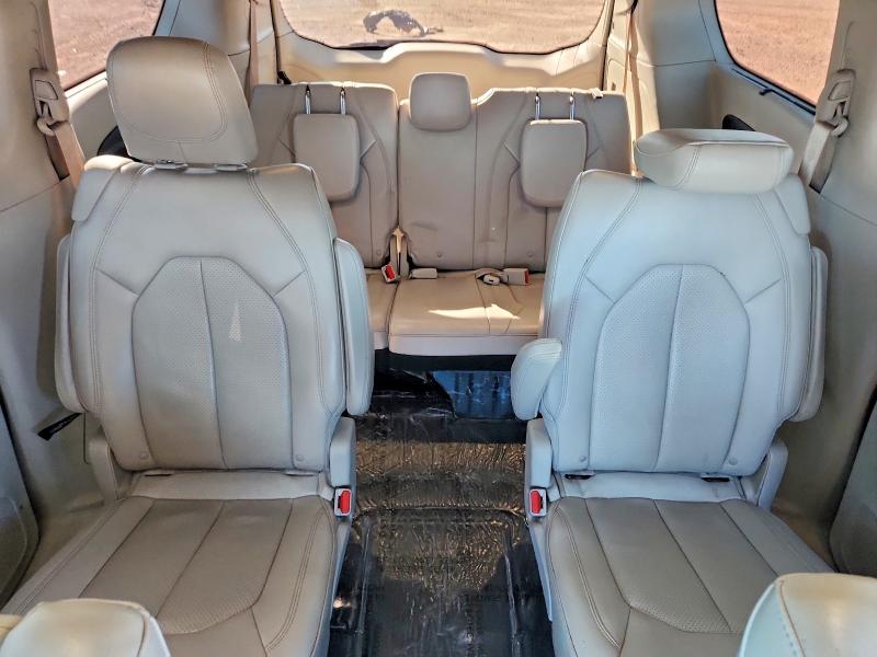 56777936 :رقم المزاد ، 2C4RC1EG8JR104141 vin ، 2018 Chrysler Pacifica مزاد بيع