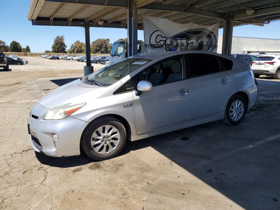 57005916 :رقم المزاد ، JTDKN3DP1D3041664 vin ، 2013 Toyota Prius Plug-in Hybrid مزاد بيع