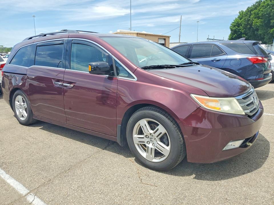 56250166 :رقم المزاد ، 5FNRL5H96DB059513 vin ، 2013 Honda Odyssey مزاد بيع