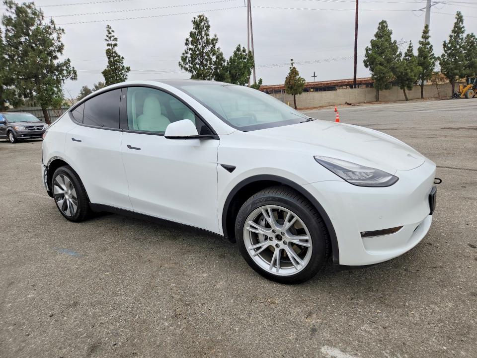 2022 Tesla Model Y მანქანა იყიდება აუქციონზე, vin: 7SAYGDEE0NF327813, აუქციონის ნომერი: 57919876