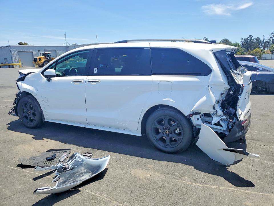 2026 Toyota Sienna მანქანა იყიდება აუქციონზე, vin: 5TDCSKFC2TS259823, აუქციონის ნომერი: 58596426