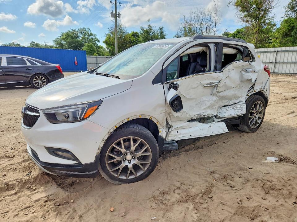 56889846 :رقم المزاد ، KL4CJ2SB5JB616328 vin ، 2018 Buick Encore مزاد بيع