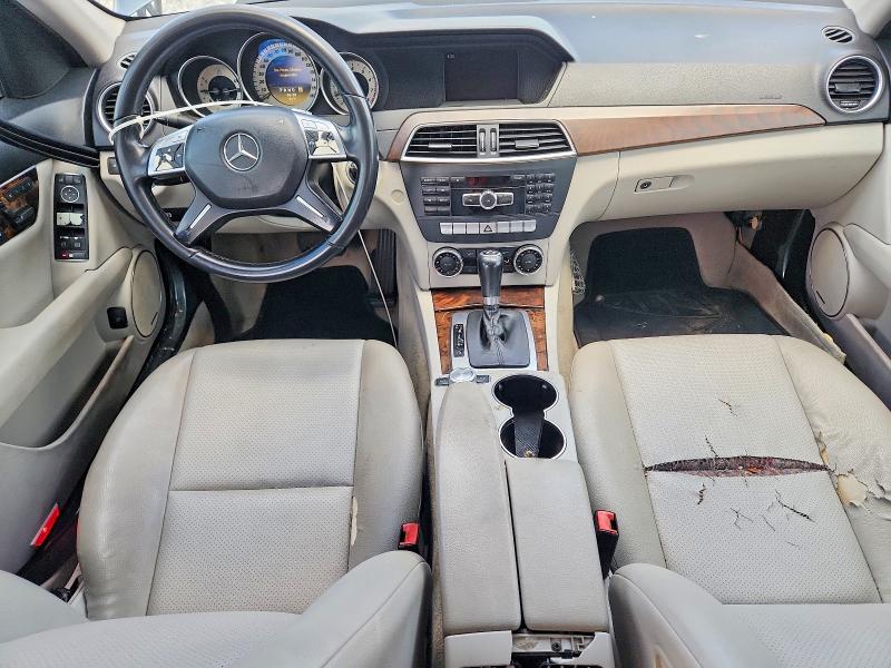2012 Mercedes-benz C მანქანა იყიდება აუქციონზე, vin: WDDGF4HBXCR212162, აუქციონის ნომერი: 58231016