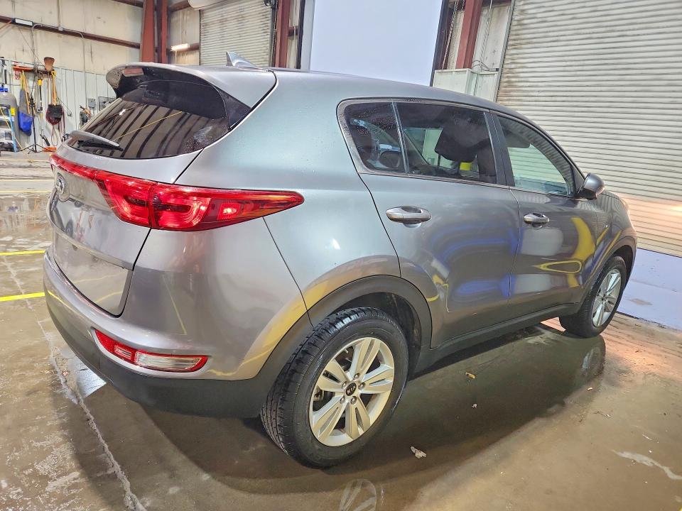 56521236 :رقم المزاد ، KNDPMCAC3H7120035 vin ، 2017 Kia Sportage مزاد بيع