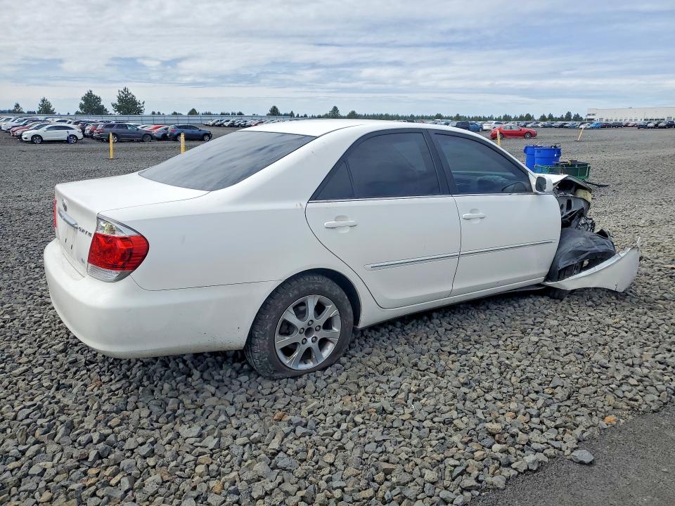 56613876 :رقم المزاد ، JTDBF30K250163198 vin ، 2005 Toyota Camry مزاد بيع