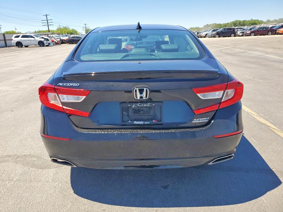 Продажа на аукционе авто 2022 Honda Accord, vin: 1HGCV1F42NA036581, номер лота: 57143976