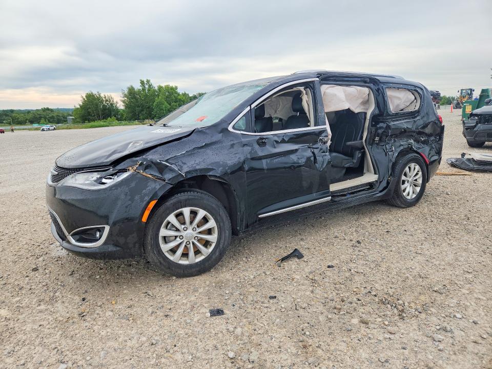 57240286 :رقم المزاد ، 2C4RC1BG5KR554836 vin ، 2019 Chrysler Pacifica مزاد بيع
