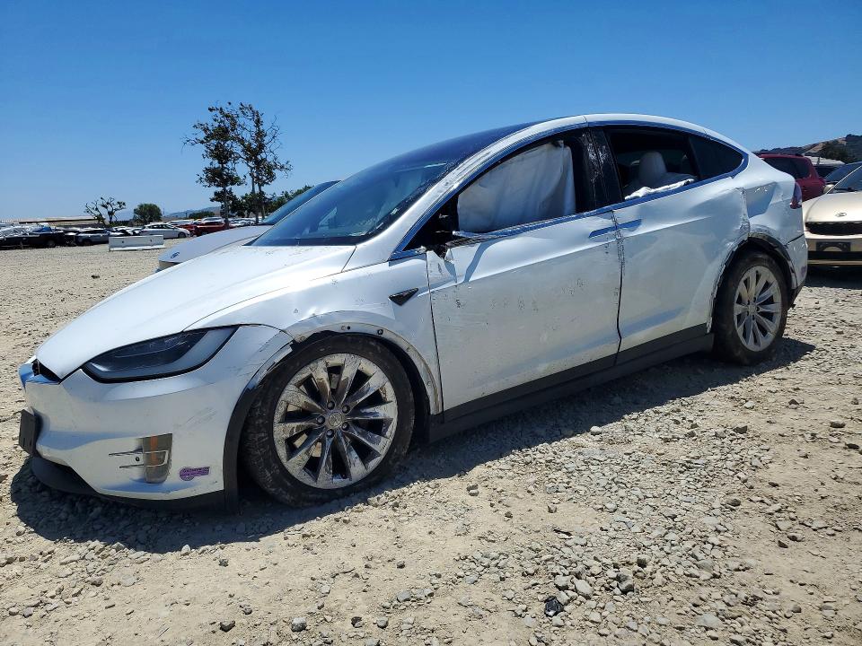 2018 Tesla Model X მანქანა იყიდება აუქციონზე, vin: 5YJXCBE28JF101270, აუქციონის ნომერი: 56129526