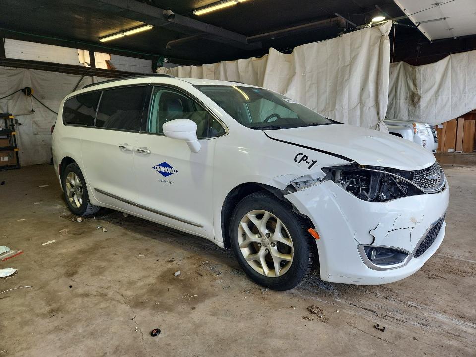 Продажа на аукционе авто 2017 Chrysler Pacifica, vin: 2C4RC1BG6HR820499, номер лота: 55683906