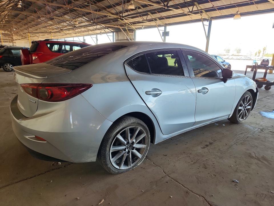55866316 :رقم المزاد ، 3MZBN1V30JM217577 vin ، 2018 Mazda 3 مزاد بيع