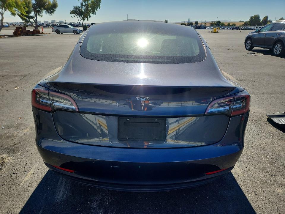 58301676 :رقم المزاد ، 5YJ3E1EA2NF168107 vin ، 2022 Tesla Model 3 مزاد بيع
