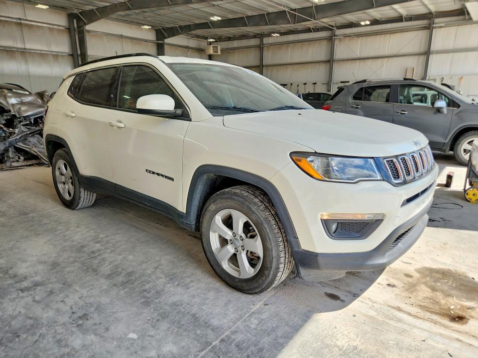 2018 Jeep Compass მანქანა იყიდება აუქციონზე, vin: 3C4NJDBB8JT455871, აუქციონის ნომერი: 58626816