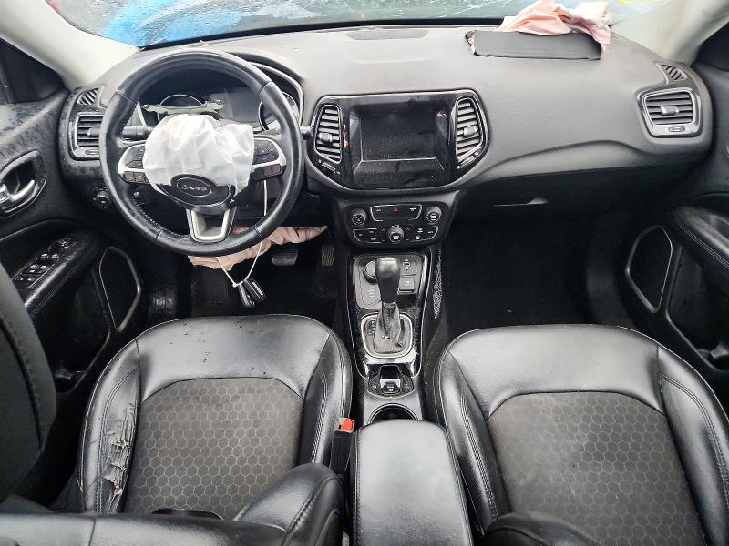 57037216 :رقم المزاد ، 3C4NJDBB1JT323986 vin ، 2018 Jeep Compass مزاد بيع