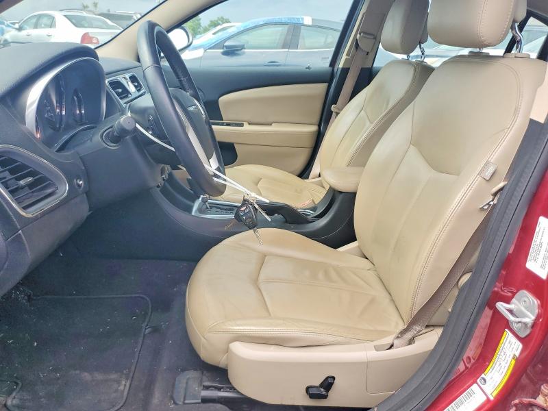 56521826 :رقم المزاد ، 1C3BC2FG4BN504741 vin ، 2011 Chrysler 200 مزاد بيع