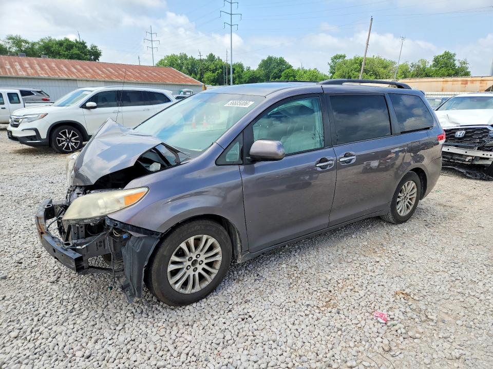 56685006 :رقم المزاد ، 5TDYK3DC8CS259677 vin ، 2012 Toyota Sienna مزاد بيع