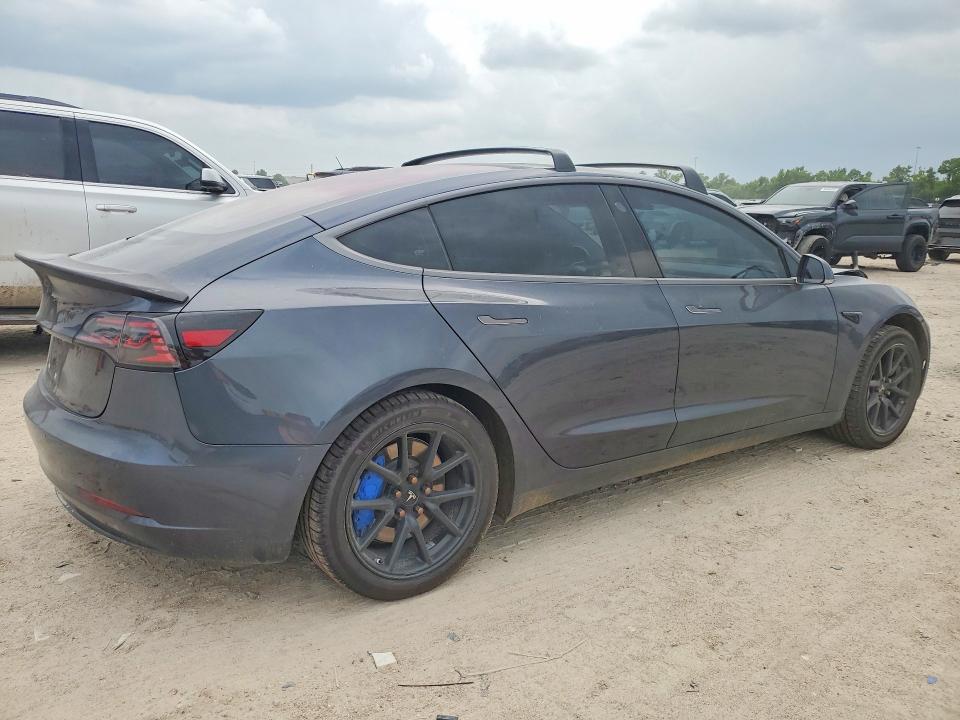 57335836 :رقم المزاد ، 5YJ3E1EA6JF018799 vin ، 2018 Tesla Model 3 مزاد بيع