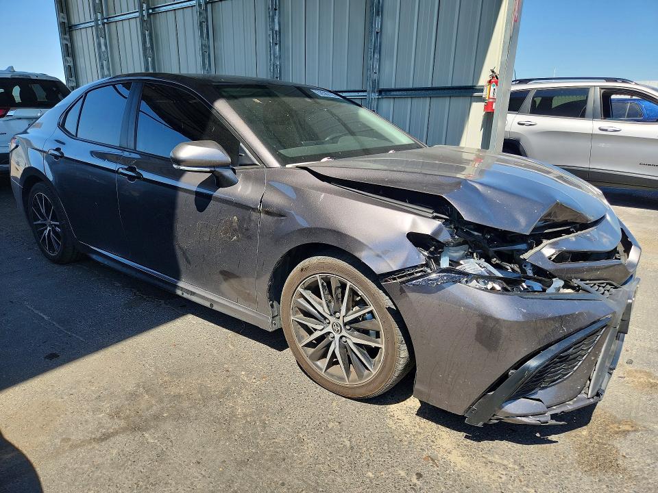 2022 Toyota Camry მანქანა იყიდება აუქციონზე, vin: 4T1G11AK2NU036950, აუქციონის ნომერი: 58589126