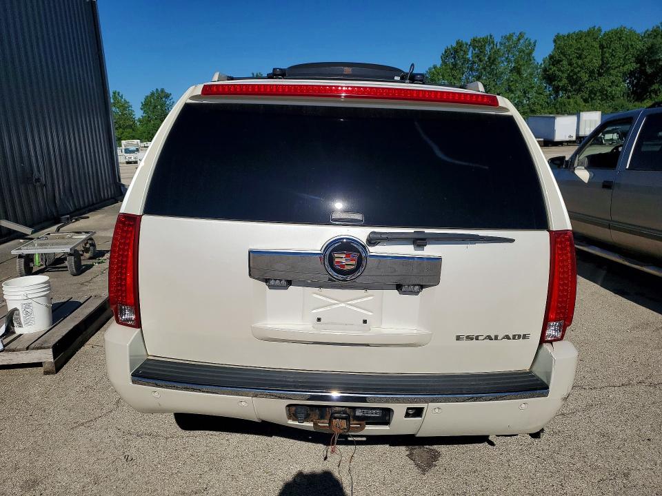 55764726 :رقم المزاد ، 1GYFK66868R120746 vin ، 2008 Cadillac Escalade مزاد بيع