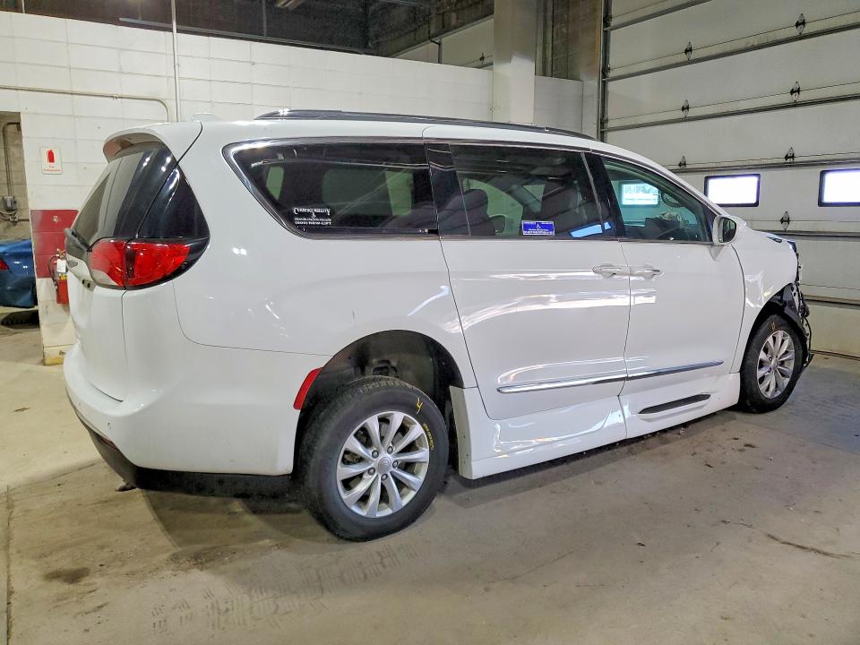 Продаж на аукціоні авто 2018 Chrysler Pacifica, vin: 2C4RC1BGXJR269466, номер лоту: 55622186