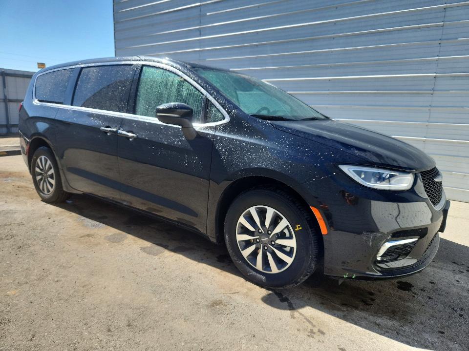 Продаж на аукціоні авто 2023 Chrysler Pacifica, vin: 2C4RC1L72PR631393, номер лоту: 57863036