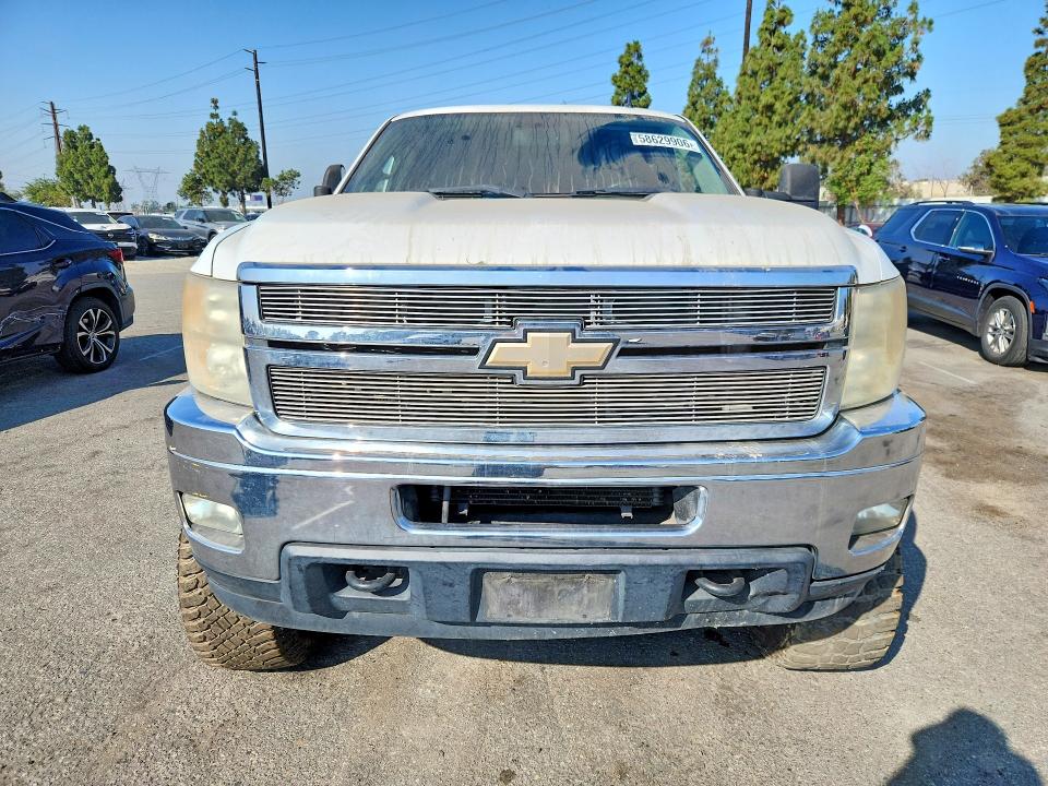 58629906 :رقم المزاد ، 1GC2KXC84BZ437558 vin ، 2011 Chev Silverado مزاد بيع