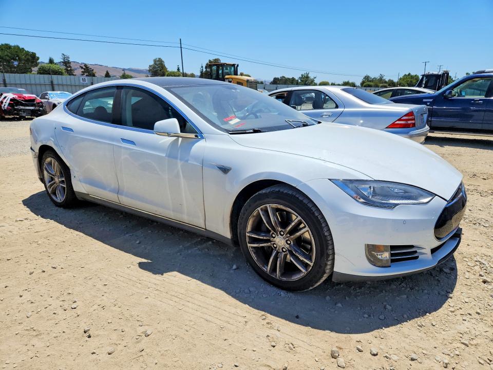57387676 :رقم المزاد ، 5YJSA1S15EFP49838 vin ، 2014 Tesla Model S مزاد بيع