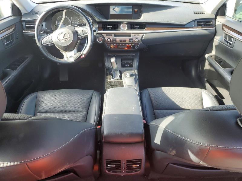 56185546 :رقم المزاد ، 58ABK1GG4JU085192 vin ، 2018 Lexus Es مزاد بيع
