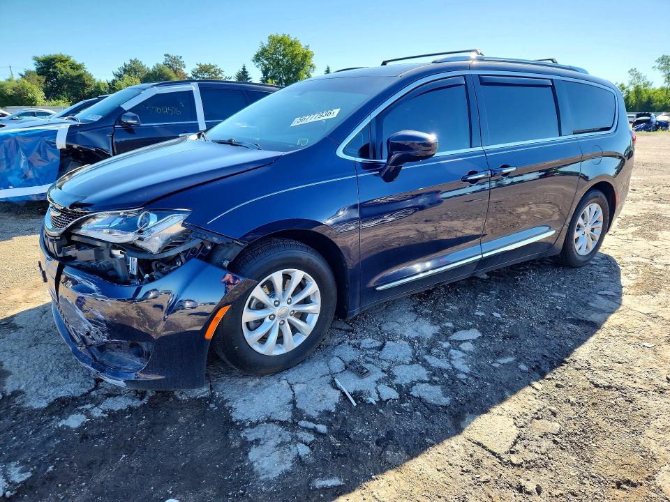 56777936 :رقم المزاد ، 2C4RC1EG8JR104141 vin ، 2018 Chrysler Pacifica مزاد بيع