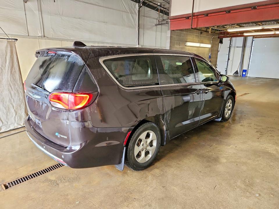 Auction sale of the 2018 Chrysler Pacifica, vin: 2C4RC1H70JR125142, lot number: 55651406
