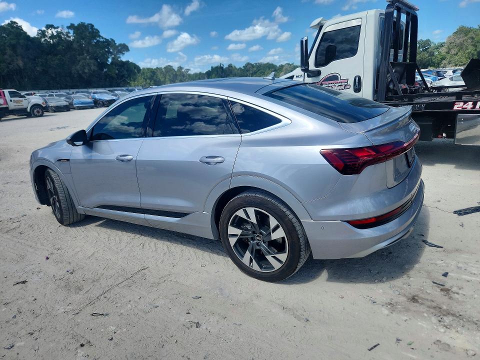 2022 Audi E-tron მანქანა იყიდება აუქციონზე, vin: WA12AAGE8NB028552, აუქციონის ნომერი: 55925216