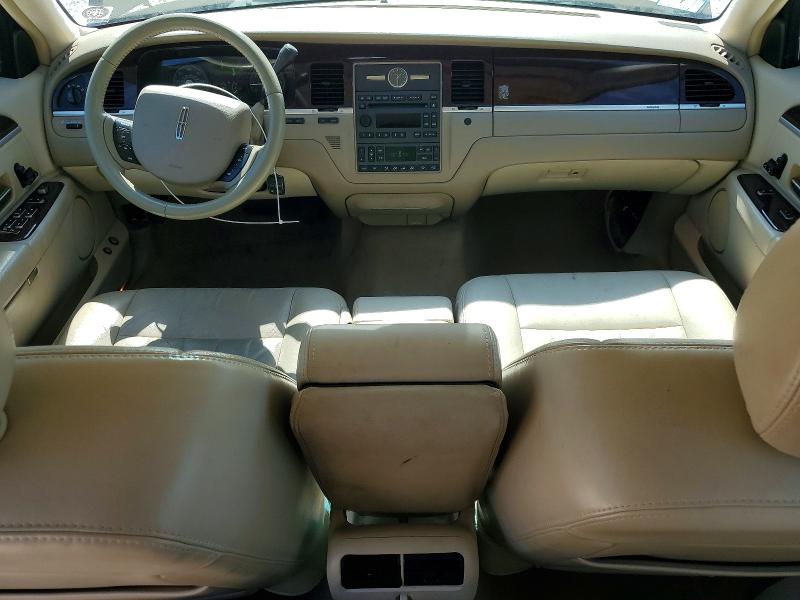 2007 Lincoln Town Car მანქანა იყიდება აუქციონზე, vin: 1LNHM81W07Y621139, აუქციონის ნომერი: 56803836