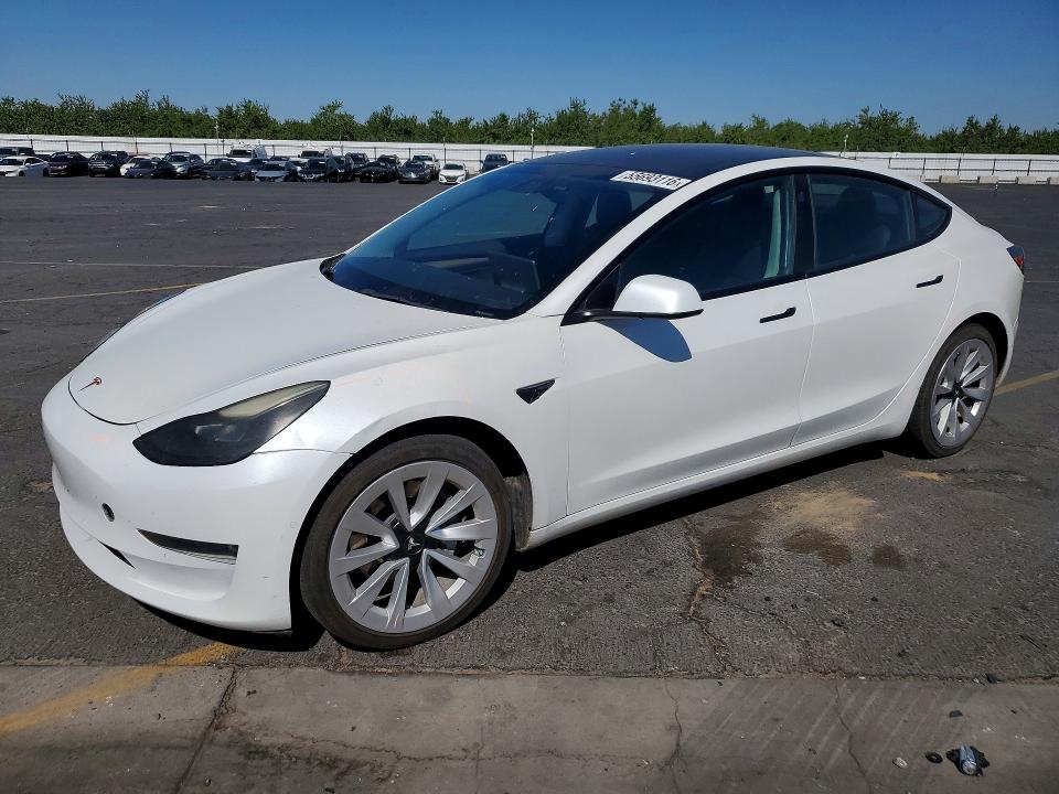 55693116 :رقم المزاد ، 5YJ3E1EB2NF143605 vin ، 2022 Tesla Model 3 مزاد بيع