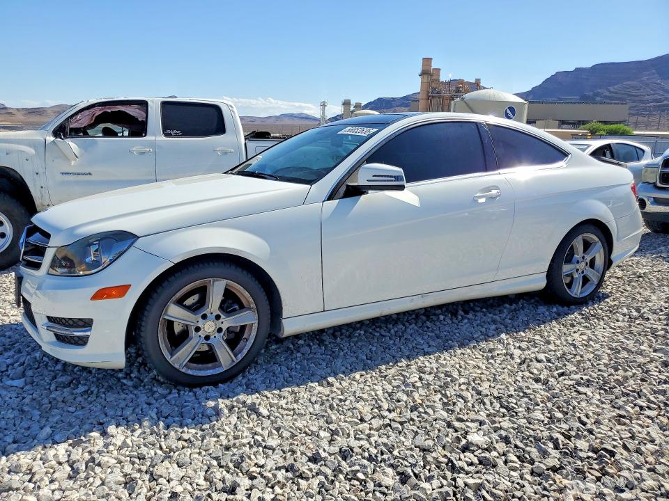 56652636 :رقم المزاد ، WDDGJ4HB4EG312013 vin ، 2014 Mercedes-benz C مزاد بيع