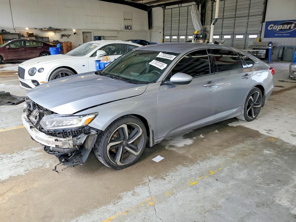 Продажа на аукционе авто 2018 Honda Accord, vin: 1HGCV1F38JA102181, номер лота: 57883206