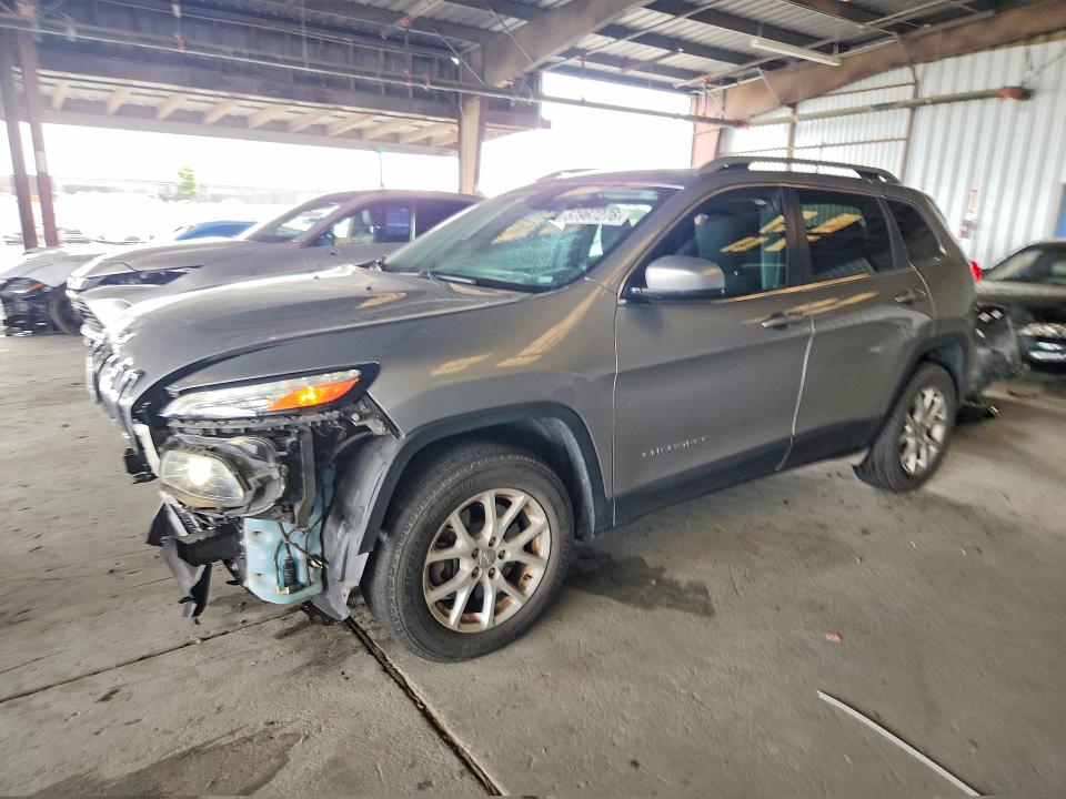 57967276 :رقم المزاد ، 1C4PJMCS6HW616598 vin ، 2017 Jeep Cherokee مزاد بيع