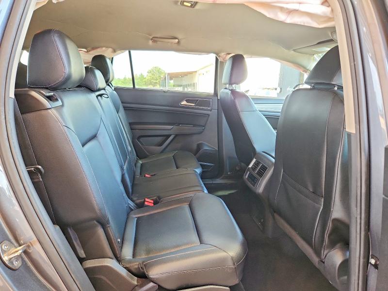 59314806 :رقم المزاد ، 1V2CR2CA8JC571849 vin ، 2018 Volkswagen Atlas مزاد بيع