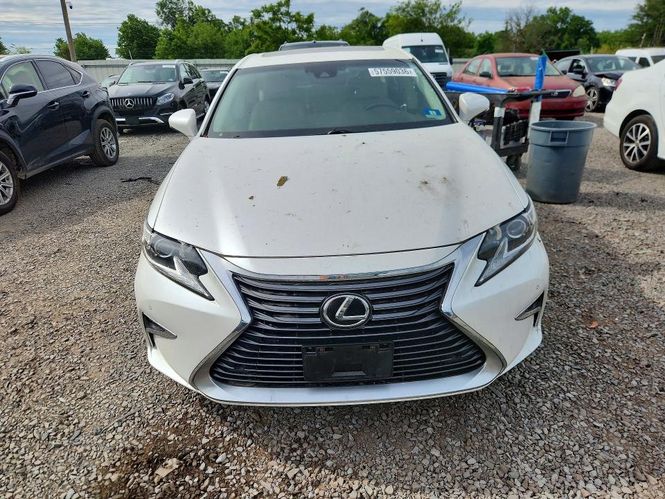 2016 Lexus Es მანქანა იყიდება აუქციონზე, vin: 58ABK1GG1GU019997, აუქციონის ნომერი: 57559036
