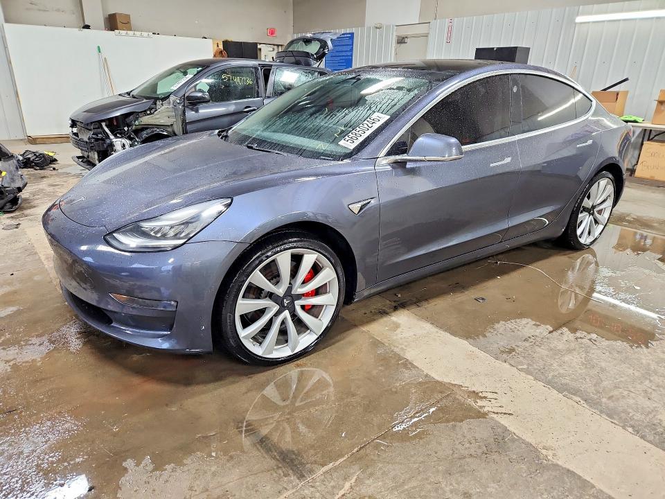56850246 :رقم المزاد ، 5YJ3E1EB0KF413507 vin ، 2019 Tesla Model 3 مزاد بيع