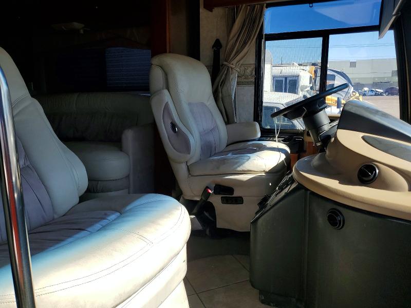 56631496 :رقم المزاد ، 4UZAAHDC75CN82023 vin ، 2005 Frht Trailers مزاد بيع