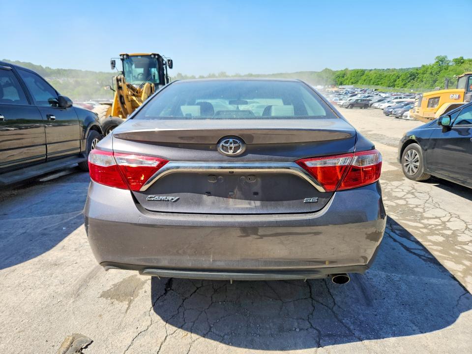 56118416 :رقم المزاد ، 4T1BF1FK4HU301148 vin ، 2017 Toyota Camry مزاد بيع