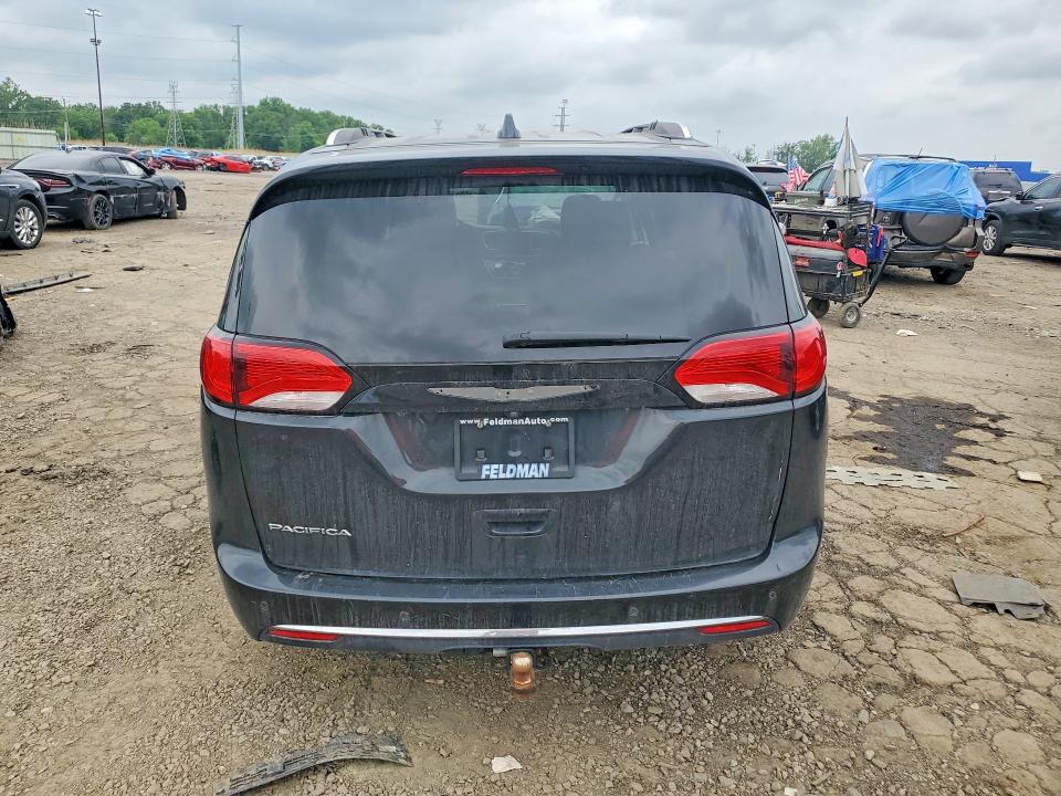 56484456 :رقم المزاد ، 2C4RC1EG2JR194533 vin ، 2018 Chrysler Pacifica مزاد بيع