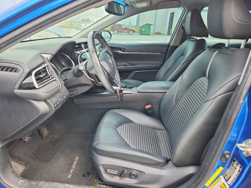 53741146 :رقم المزاد ، 4T1B11HK9JU074685 vin ، 2018 Toyota Camry مزاد بيع